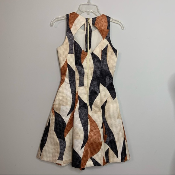 H&M fit and flare summer dress with brown, black, tan geometric pattern size S - Picture 7 of 11